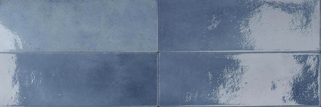 Architectural elegance: Poccola subway wall tiles in matte finish.