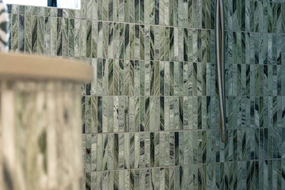amazonia amazon stack 15x98 green natural stone mosaic kitkat (17)