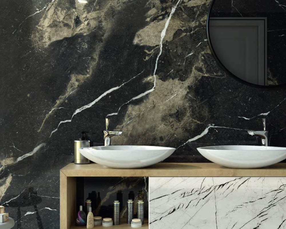 Black and White Bathroom Tiles Design